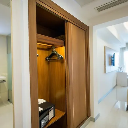 Sirenis Club Siesta فندق 4*